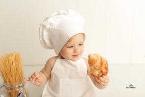 Baby photo shoot Little Cook in the studio
